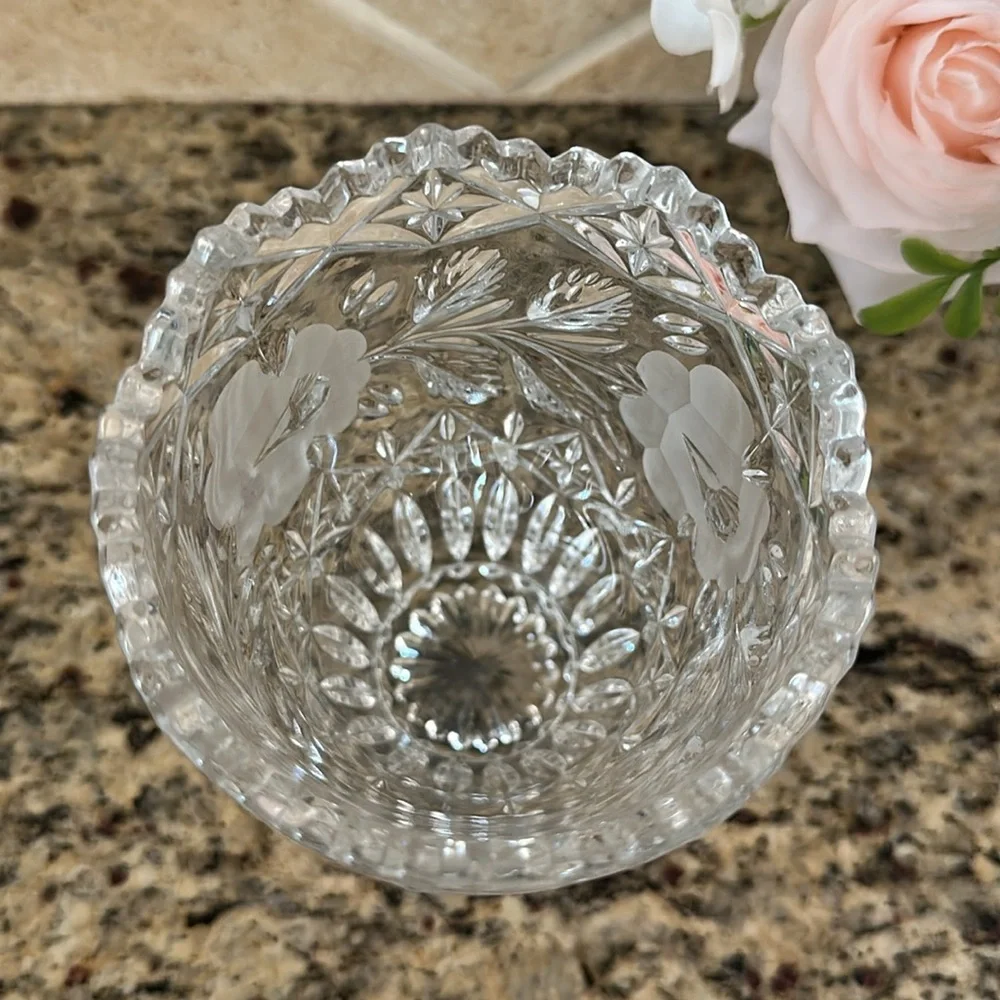 Elegant Crystal Rose Etched Vase